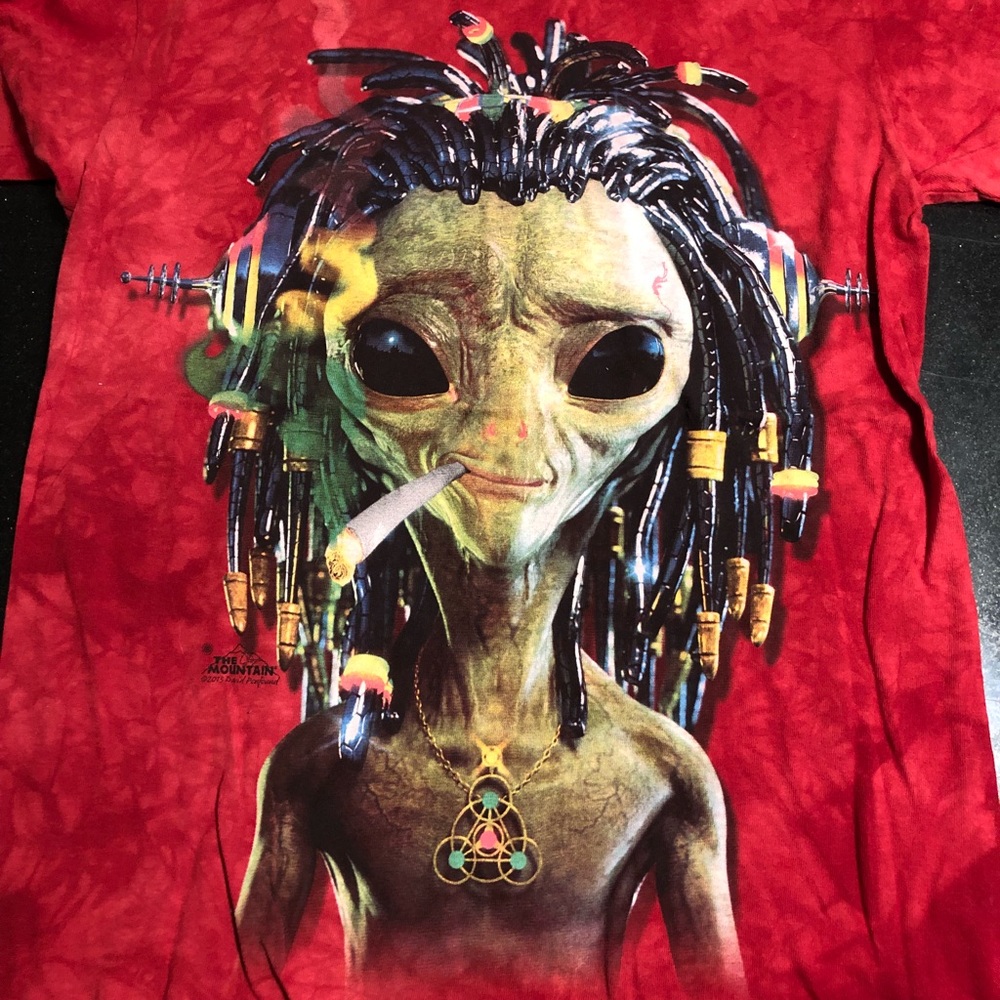 Hippie alien t shirt